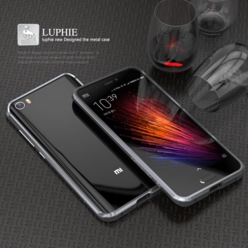 Чехол-бампер Luphie (серия Sword) для смартфона Xiaomi Mi5, авиационный анодированный алюминий, алюминиевый бампер, противоударный бампер из двух частей, скрученных двумя винтиками, в комплекте отвёртка и 2 запасных винтика, тканевые накладки на внутренней поверхности рамы для защиты корпуса смартфона, чёрный, серый, серебряный, золотой, красный, Киев