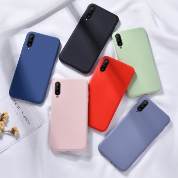 Чехол-накладка Liquid Silicone для смартфона Xiaomi Mi9 Lite / Xiaomi Mi CC9, противоударный бампер, термополиуретан с мягкой подкладкой, эластичность в сочетании с устойчивостью к растяжению, устойчивость к царапинам, накладки на кнопки регулировки громкости и включения / выключения, двойное отверстие для крепления ремешка, чёрный, синий, серый, сиреневый, красный, зелёный, жёлтый, персиковый, Киев