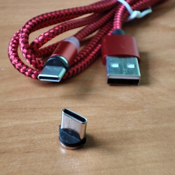 Магнітний кабель (USB – USB Type-C) з двома конекторами USB Type-C, підтримує зарядку і не підтримує передачу даних, в комплекті один кабель і 2 конектора USB Type-C, матеріал кабеля: луджена мідь, термопластичний еластомер і нейлонове обплетення високої щільності, роз’єми з алюмінієвого сплава, можливість використовувати знінні магнітні конектори MicroUSB, USB Type-C, Lightning, магнітний конектор обертається на 360°, світловий LED індикатор блакитного кольору, довжина кабеля: 1 м, червоний, Київ, Киев