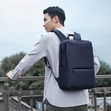 Рюкзак Xiaomi Classic Business Backpack 2, ткань Оксфорд плотностью 900D, прорезиненная ткань плотностью 600D, водоотталкивающее покрытие 4 уровня, отсек для 15,6-дюймового ноутбука, дышащая задняя сэндвич-панель, заплечные 3-слойные ремни в виде буквы S, возможность надевания рюкзака на ручку чемодана / тележки при транспортировке, ручка для переноски рюкзака в руке, застёжки-молнии группы компаний YKK (Япония), логотип “Mi”, чёрный, серый, синий, голубой, объём 18 л, Киев